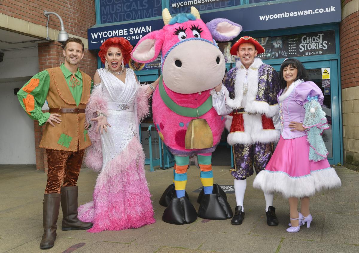 Where can I see Scott Mills in pantomime?